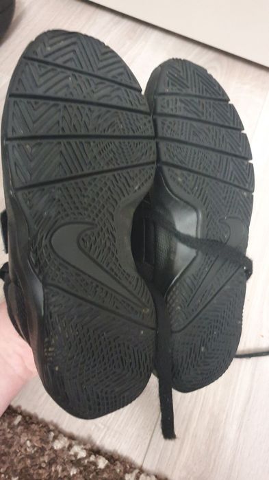 Adidas Nike Team Hustle jr 35 originali ghete baschet