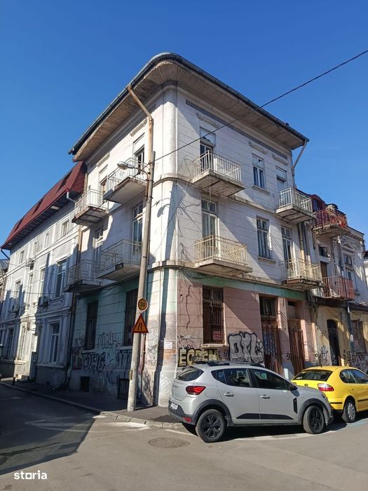 Propun spre vinzare vila in zona zero universitate
