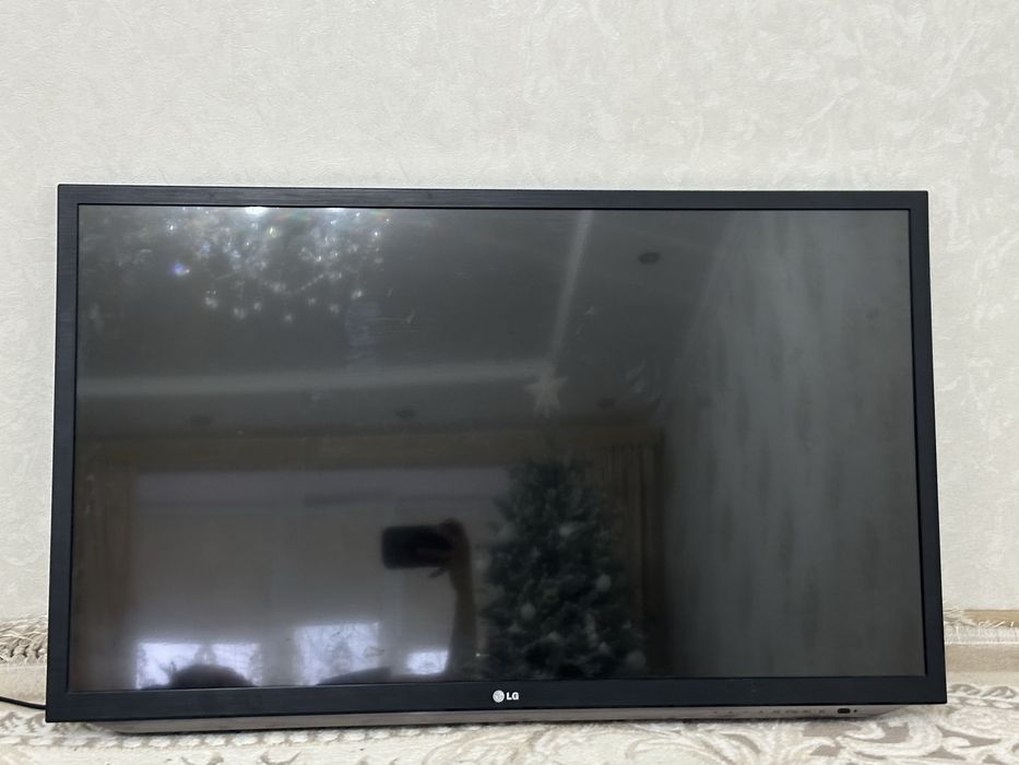 Телевизор LG отличного качества. Торг возможен.