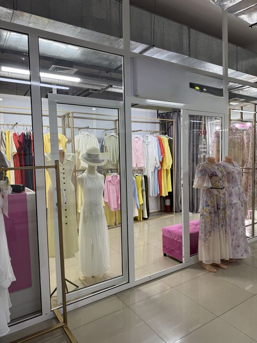 Бутик сатылады.ТЦ орналасқан