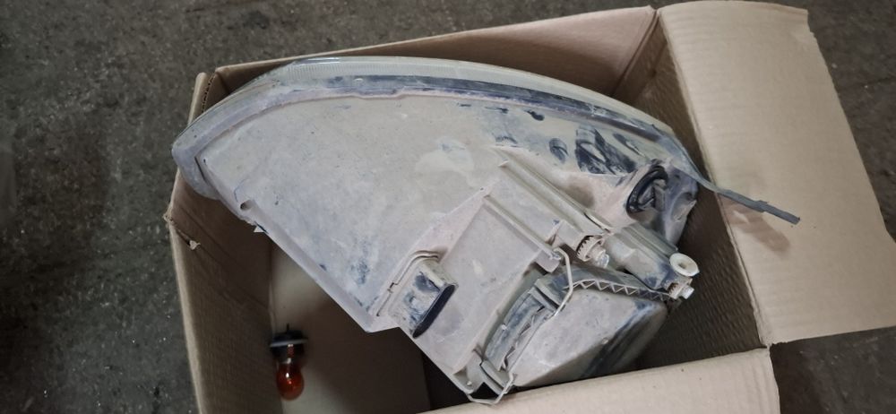 Фара правая приора