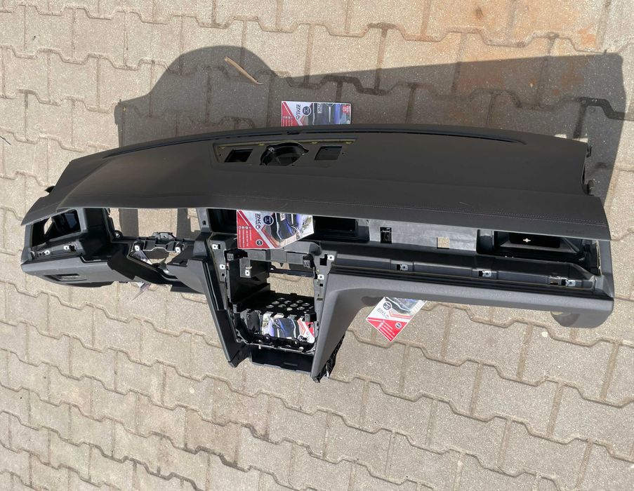 VW Arteon / Passat B8 plansa de bord - cusatura / kit airbag / centuri