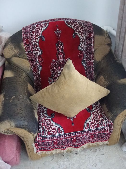 Одам даром кресло в хорошем состояние