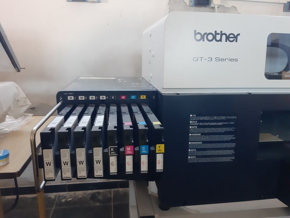 Цветен принтер и сушилня за печат върху текстил