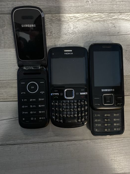 Стари телефони .