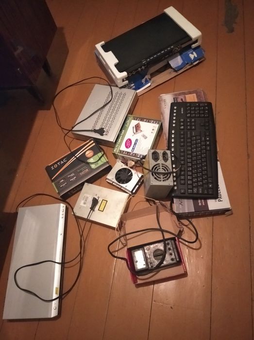 Продаю на запчасти для компьютера и DVD