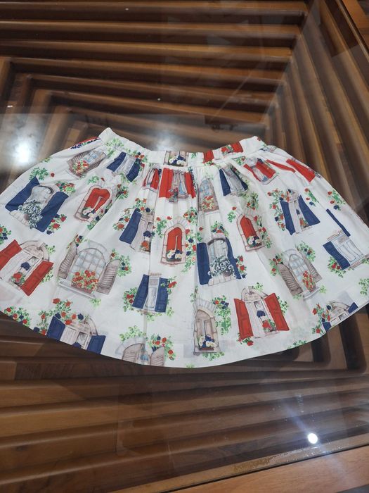 Продавам дрехи 3/4,4/6,122/128,140 нови или само махнат етикет