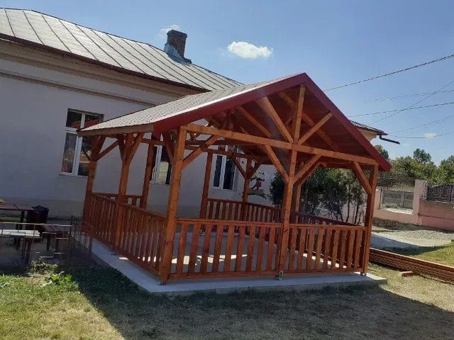 Vând foișor Terase din lemn