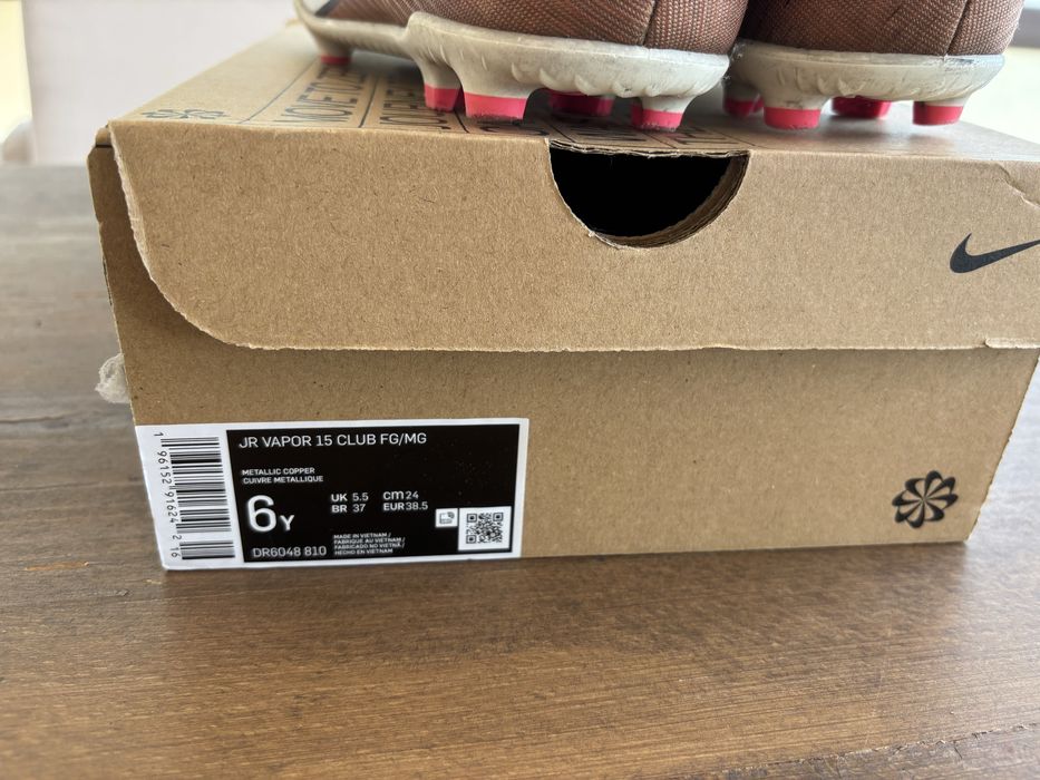 Продавам бутонки nike mercurial.