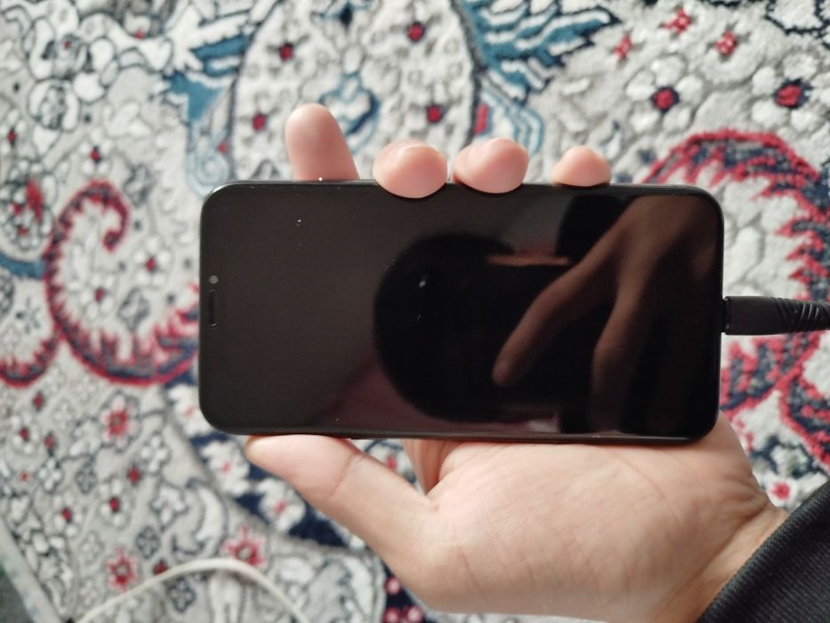 Iphone xs sotiladi aybi yo telefon idiyal xotira 64