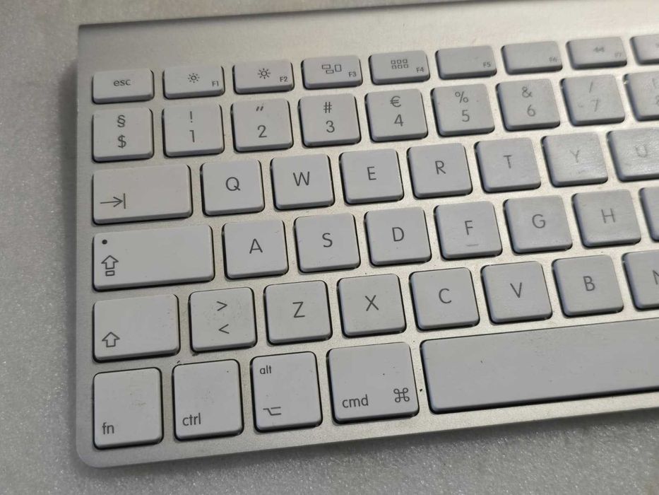 Tastatura Wireless Apple, Model A1314, Bluetooth, Aluminiu qwerty