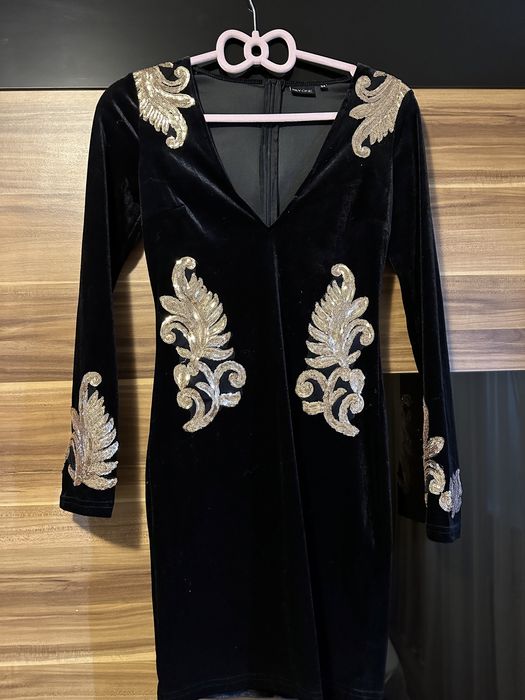 Rochita neagra, de catifea