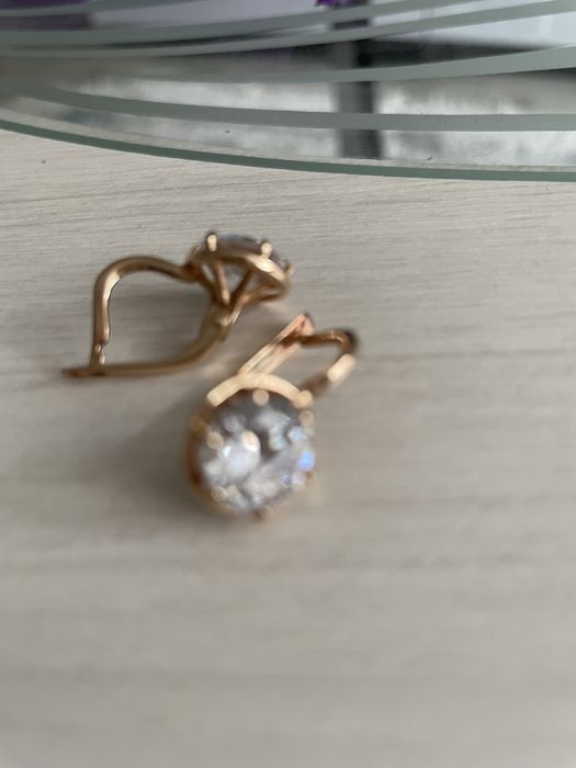 Продам серьги золото