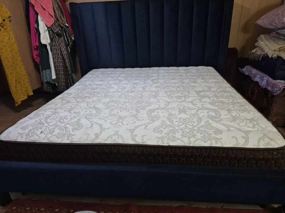 Продам спальную кравать