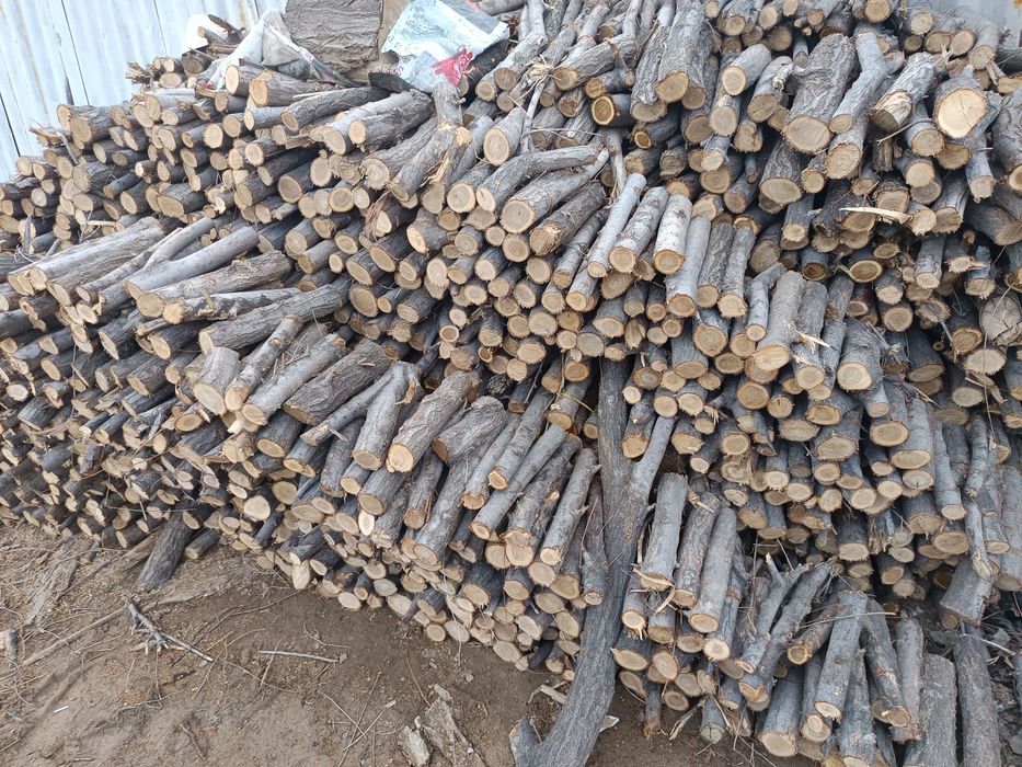 Продам сухие дрова, куб 15 тыс навалом