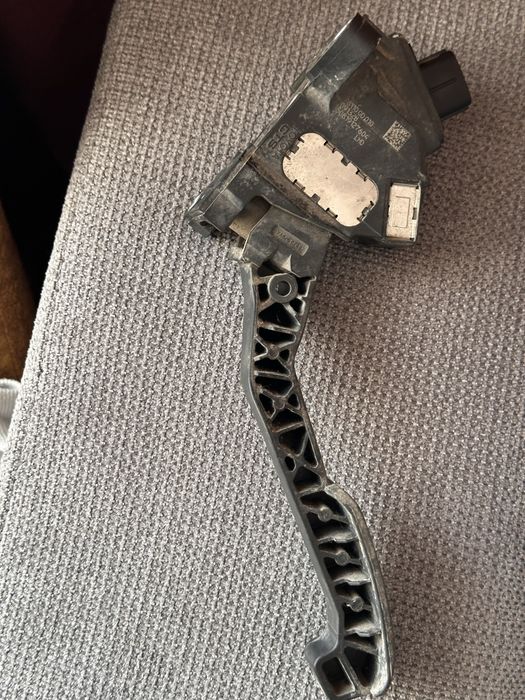 Pedala acceleratie toyota yaris 2005-2009