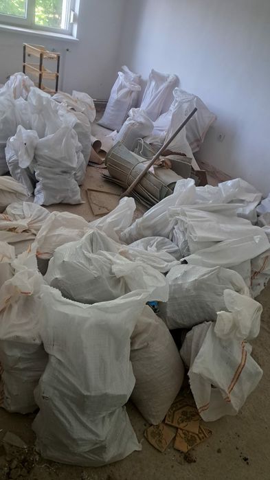 Oferim servicii de debarasari