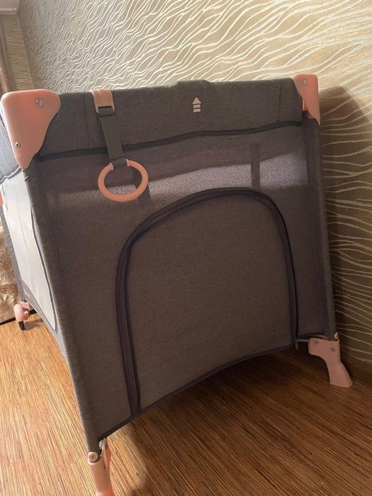 Кровать-манеж в отличном состоянии