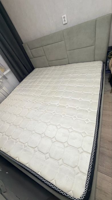 Продам большую кровать