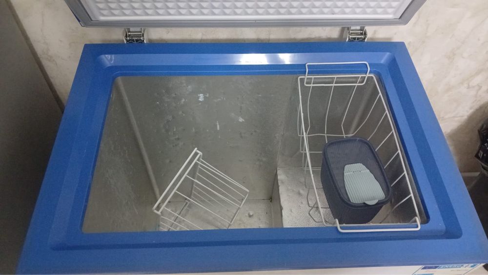 Морозильник в отличном состояний