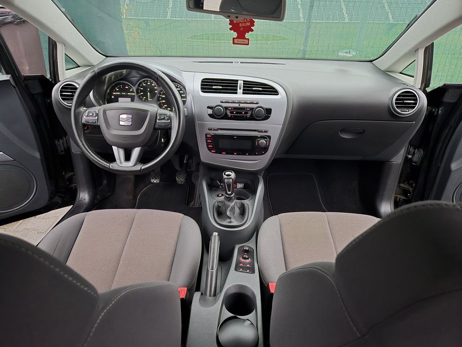 SEAT Leon 2010 — imagine 4