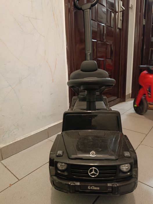 Детска кола за каране + дръжка за бутане