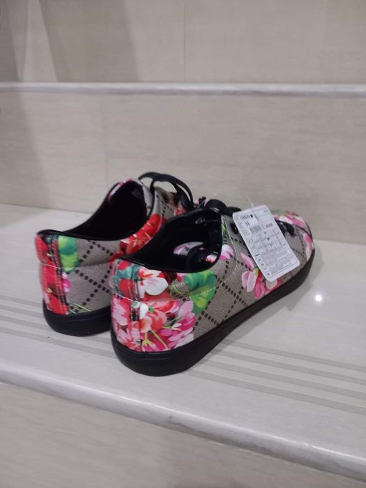 Нови кожени дамски кецове  39н.