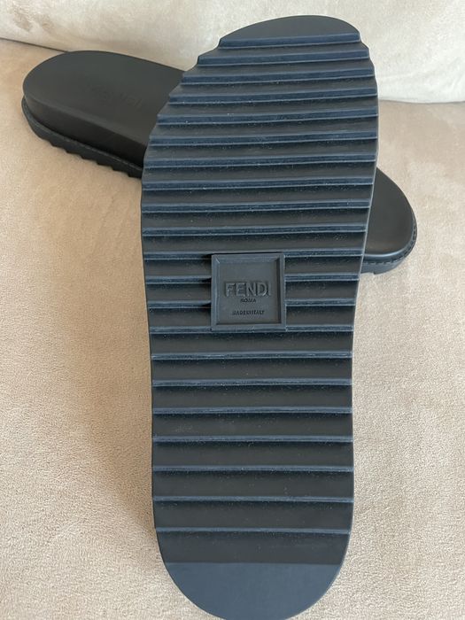 Мъжки чехли Fendi