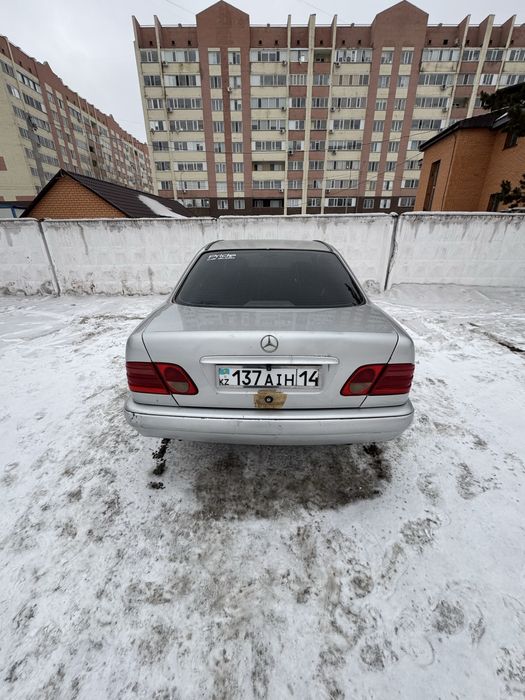 Мерседес бенс Е клаасса