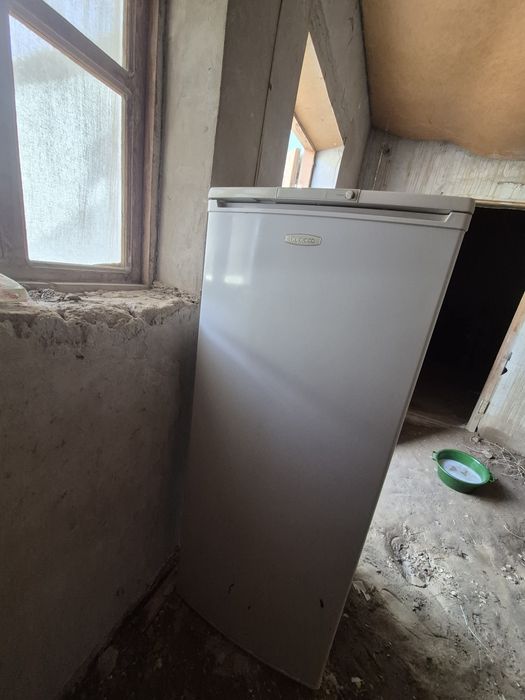 Холодильник и холодильник витринный