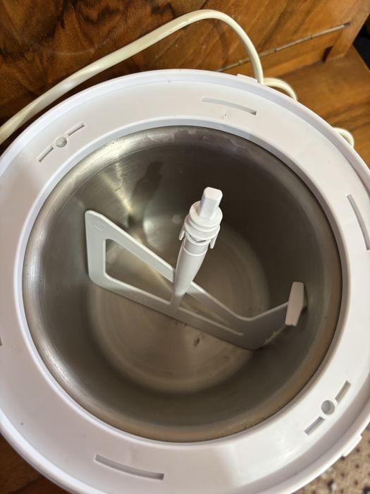 Машина за правене на домашен сладолед