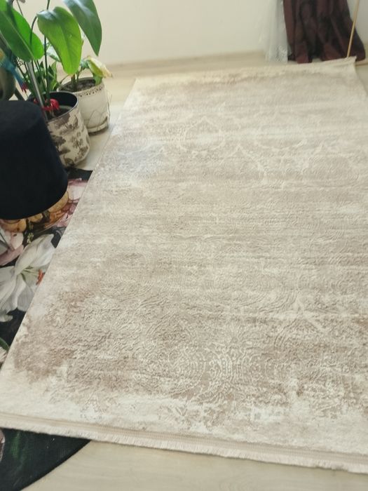 Продавам килим тип персийски