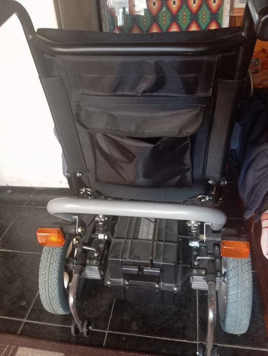 Четири колела за Инвалид със истоштена Батерия