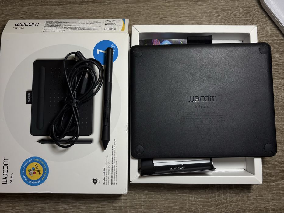 Графичен таблет WACOM Intuos S