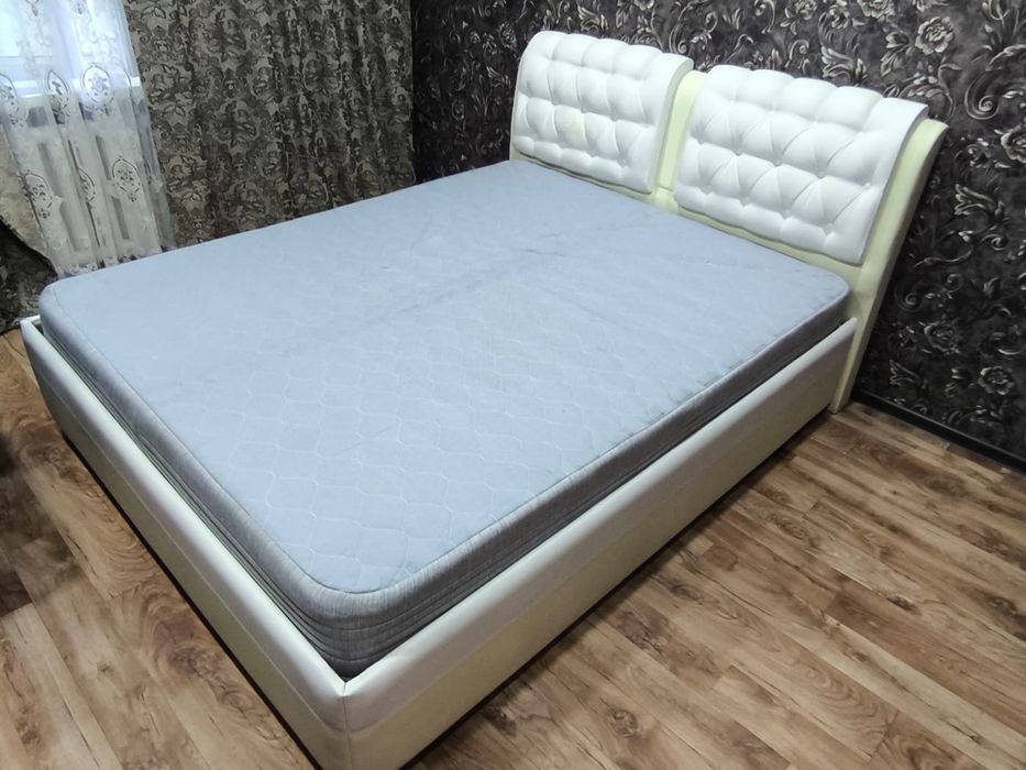 Продам кровать, с матрасом