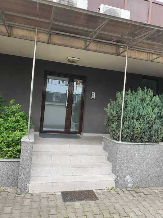 Proprietar inchiriez garsoniera Aparatorii Patriei la 4 min de metrou