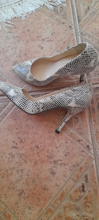 Дамски обувки на токчета