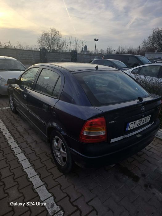 Vand opes astra g 1.6 benzina ,an fabricație 1999