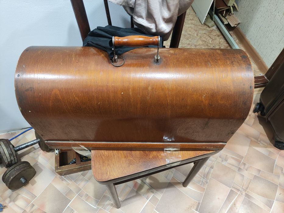 Продам швейную машину