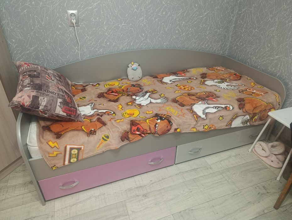 Кровать подростковая