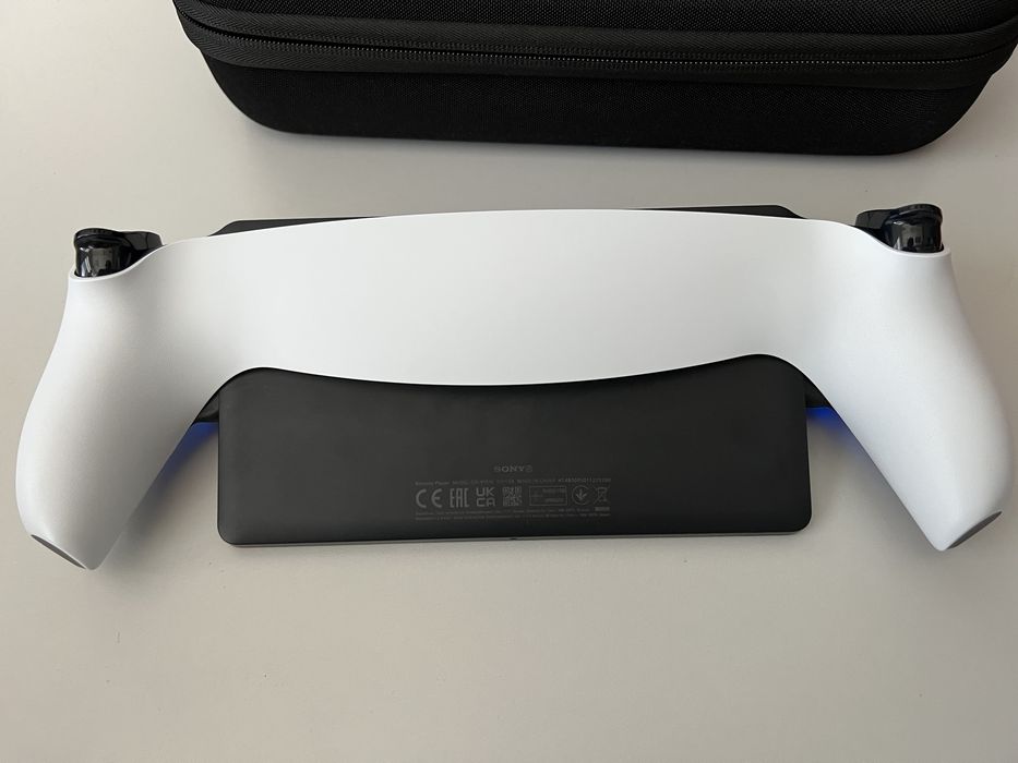 PlayStation Portal / Перфектен в гаранция + кейс