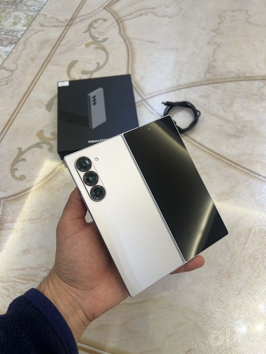 Samsung Galaxy Z Fold 6
