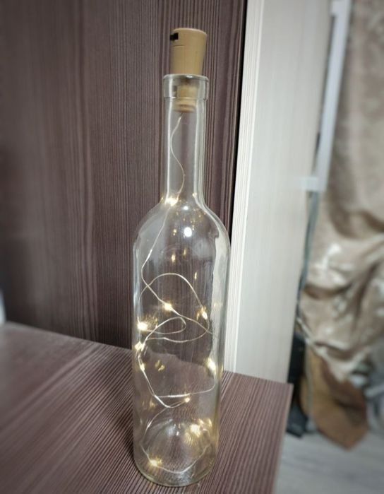 Бутылка с гирляндой декоративная