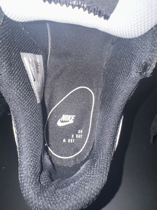 Маратонки Nike air max 42