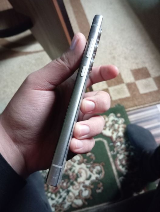 Продаю Samsung S24 Ultra 256 gb 12 gb