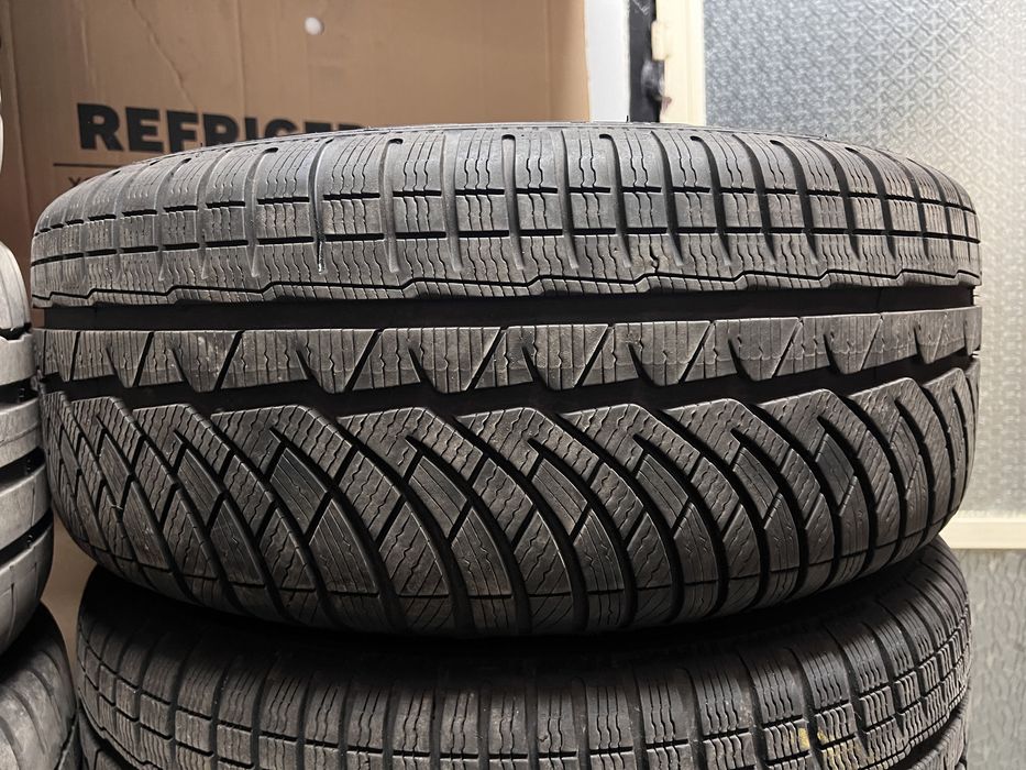 245/45/18 4броя зимни гуми Мишелин Алпин Дот 2323 99% нови