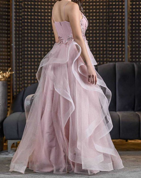 Бална рокля в цвят пепел от рози