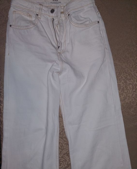 Бели широки дамски дънки
