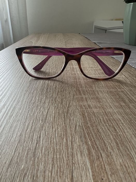 Рамки започала Vogue