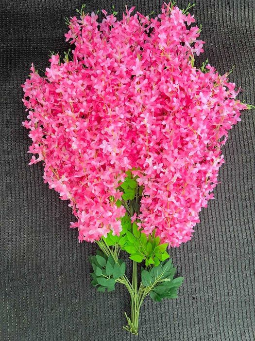 Висячие цветы композиции